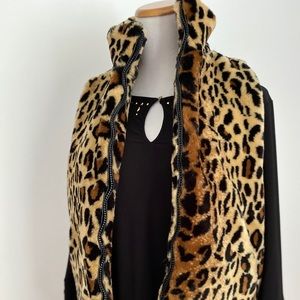 Cejon Women's Faux Fur Leopard Print Vest Sz Small